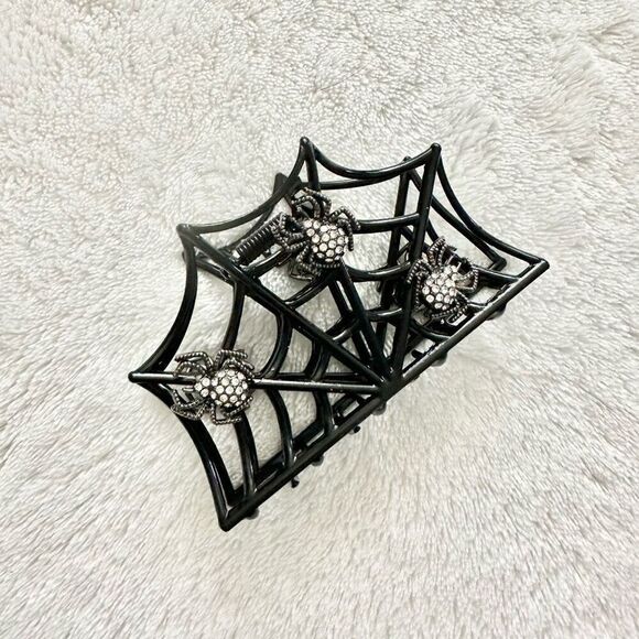 Piper K black spiderweb metal hair club with gunmetal spiders with rhinestones - Picture 1 of 6